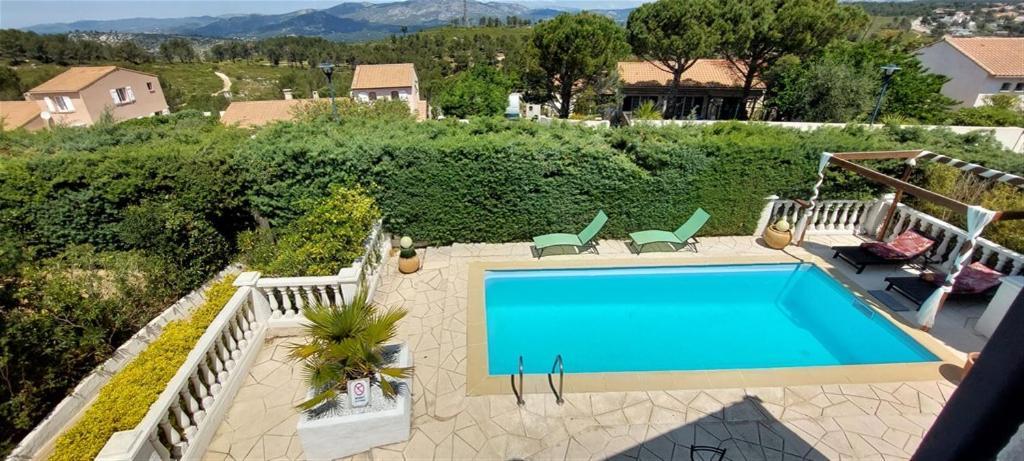 Villa T3 A 10' De Cassis - Piscine Privee Et Cuisine D'Ete Exterieure Carnoux-en-Provence Exterior photo